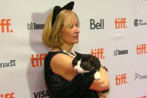 Laureen Harper interrupted by protester at Internet cat video festival